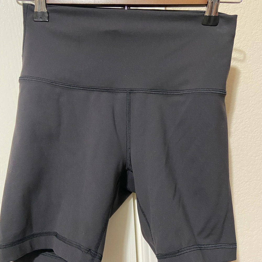 Lululemon wunder under 6” shorts